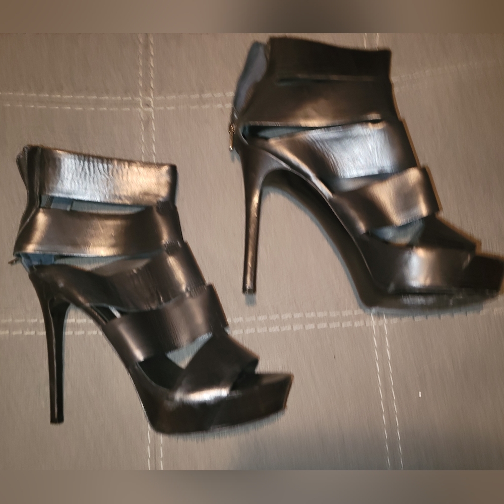 Vera Wang size 11 in blk